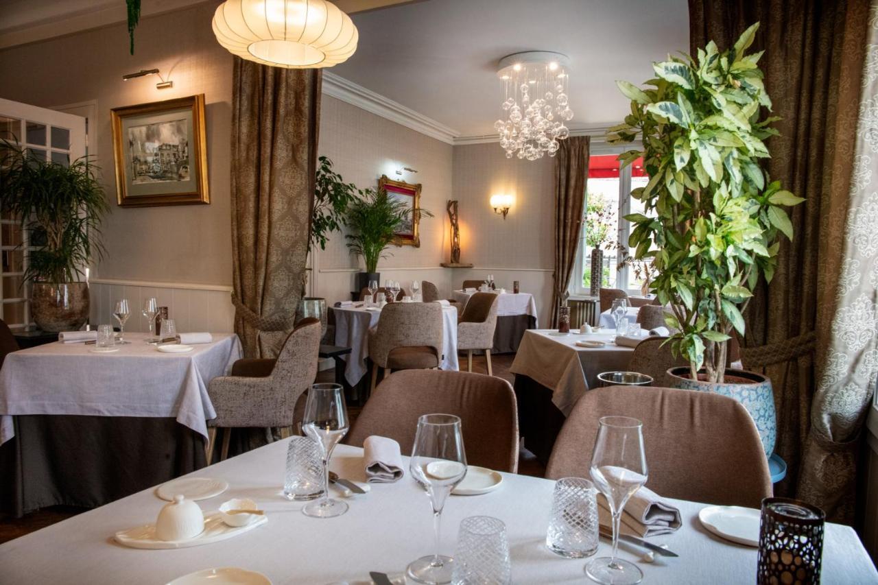 Logis Hotel La Breche - Restaurant Berthelot อองบวส ภายนอก รูปภาพ