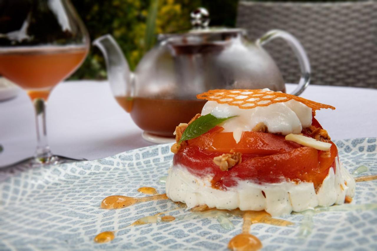 Logis Hotel La Breche - Restaurant Berthelot อองบวส ภายนอก รูปภาพ