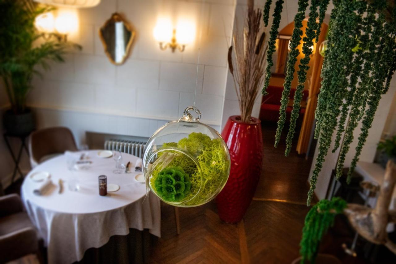 Logis Hotel La Breche - Restaurant Berthelot อองบวส ภายนอก รูปภาพ