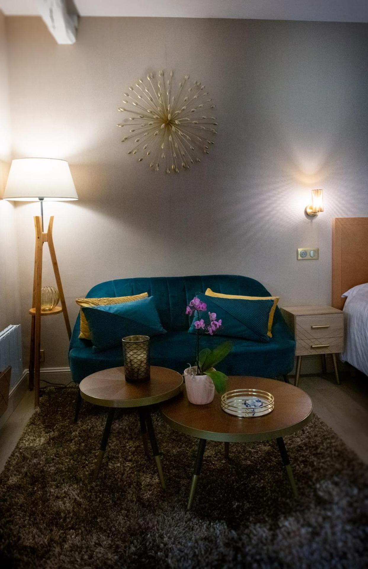 Logis Hotel La Breche - Restaurant Berthelot อองบวส ภายนอก รูปภาพ
