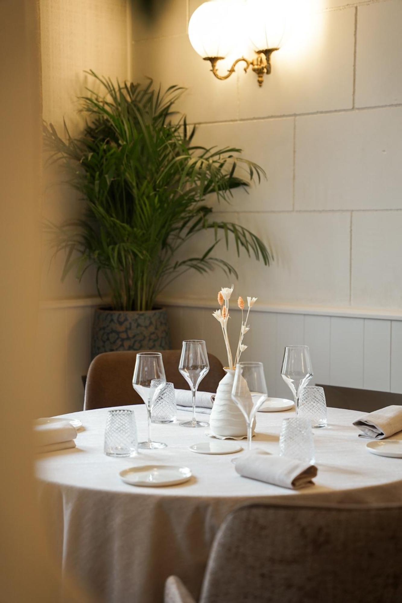 Logis Hotel La Breche - Restaurant Berthelot อองบวส ภายนอก รูปภาพ