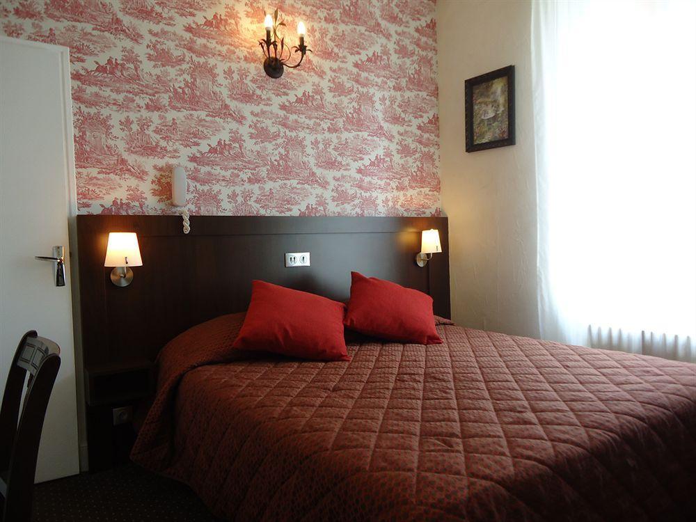Logis Hotel La Breche - Restaurant Berthelot อองบวส ภายนอก รูปภาพ
